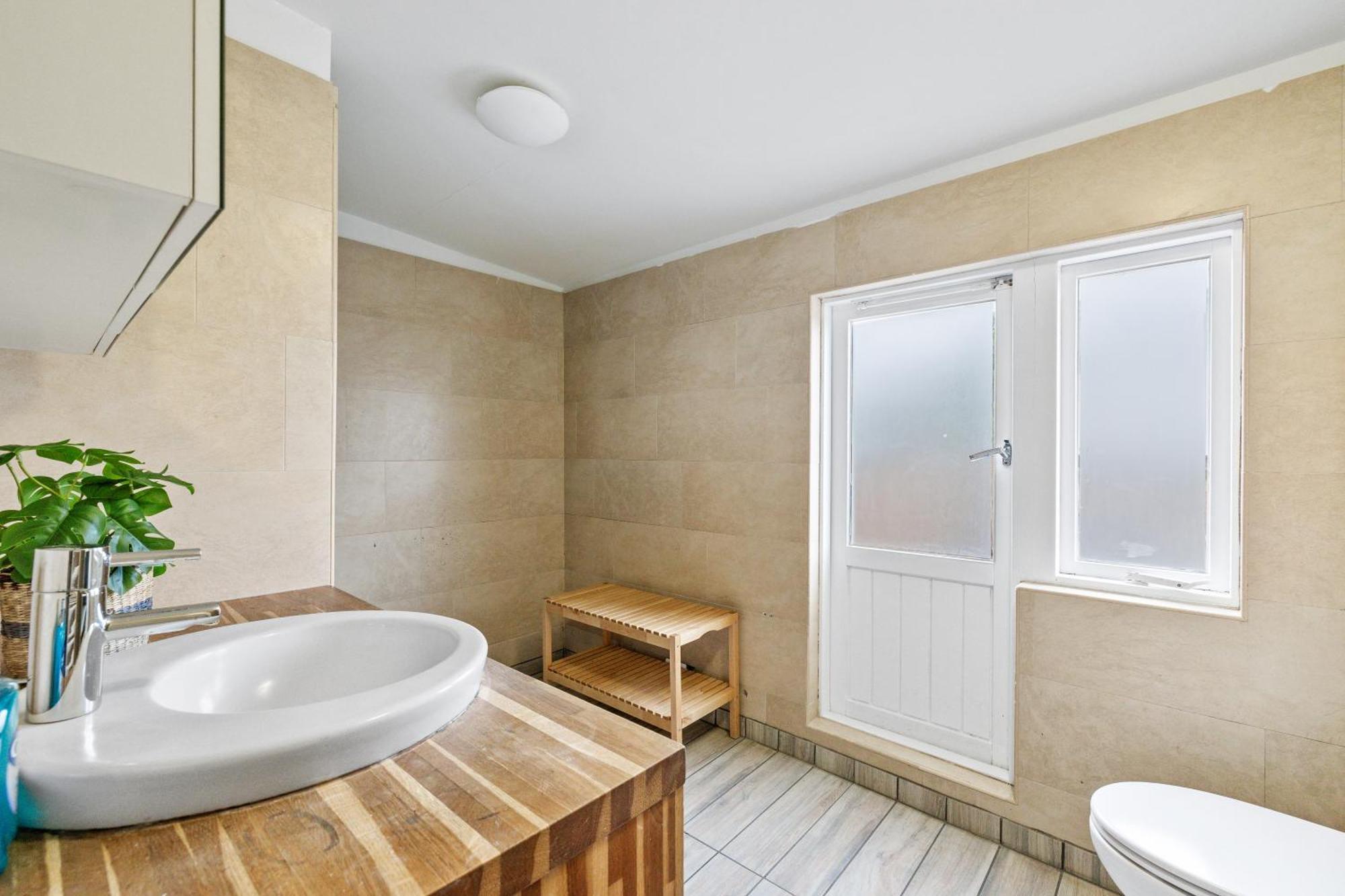 Massive Villa In Downtown Reykjavik With A Sauna Exteriör bild