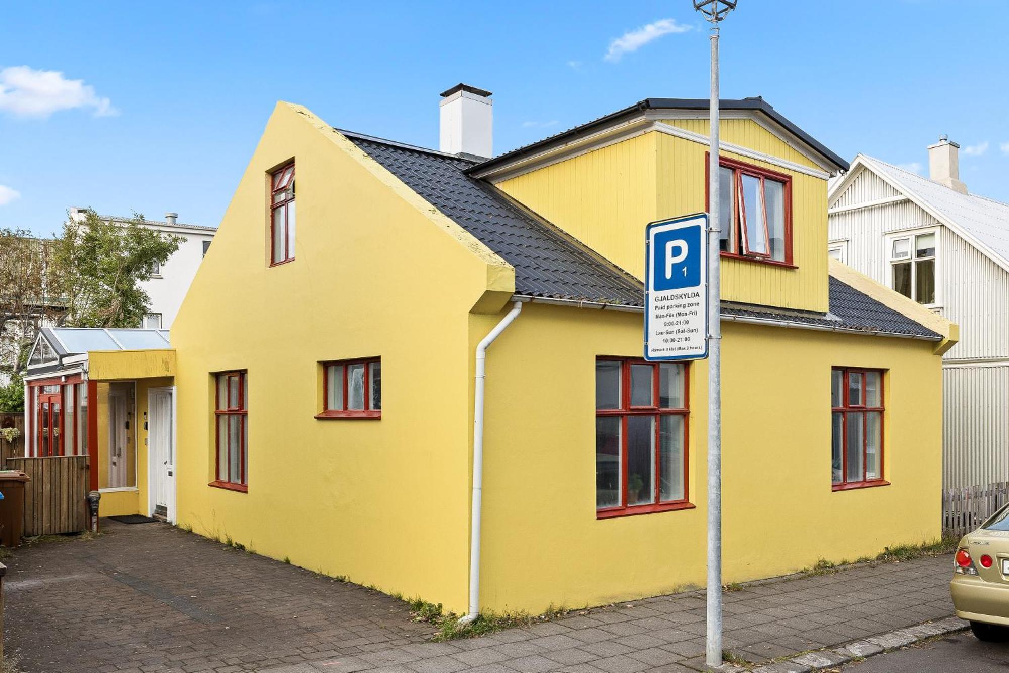 Massive Villa In Downtown Reykjavik With A Sauna Exteriör bild